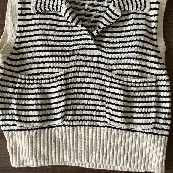 Zara Black and White Striped Knit Top Front Pockets and Collar - Picture 4 of 7